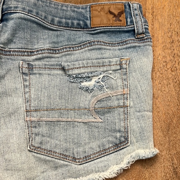 American Eagle Distressed Short - Picture 6 of 6